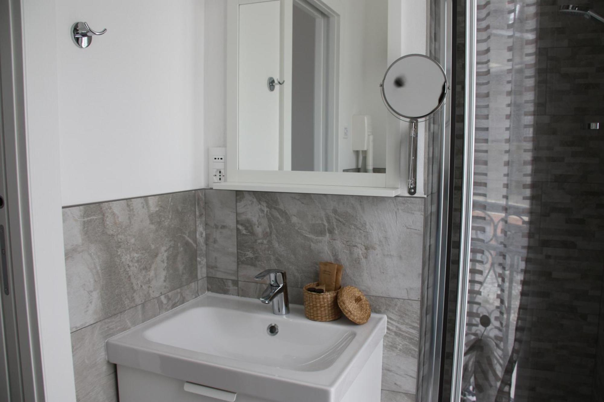 B&B Le Magnolie Faggeto Lario Eksteriør bilde